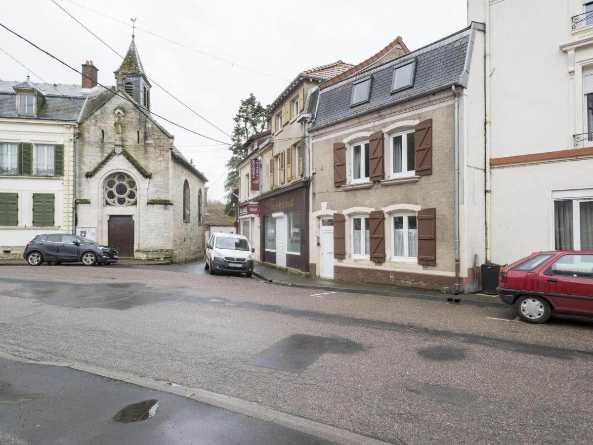 Lovely Holiday Home Near Joset Alain Dun-sur-Meuse Exterior photo
